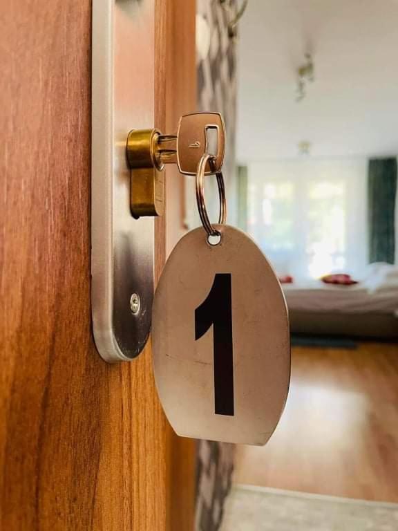 Gabi Haz Apartmanok*** Hajdúszoboszló Exterior foto
